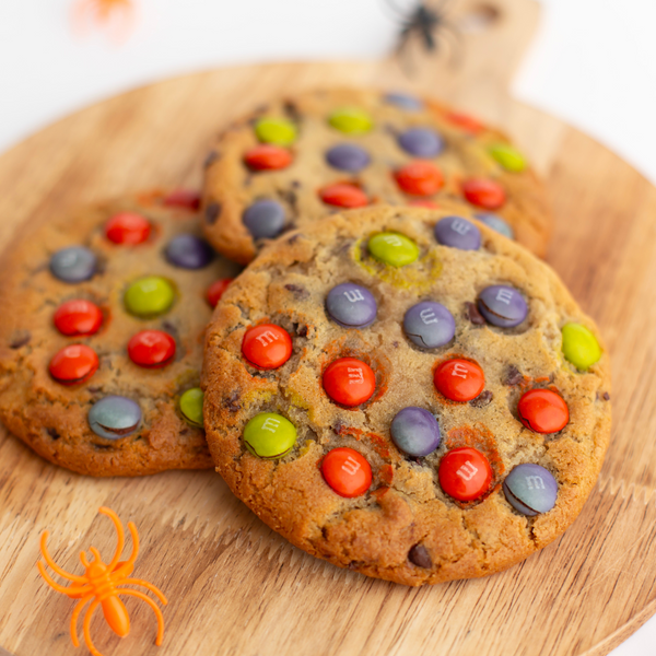 HALLOWEEN JUMBO M&M COOKIES