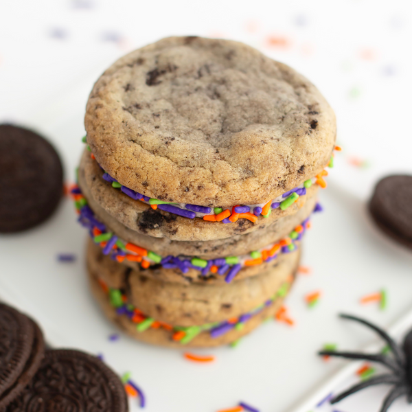 HALLOWEEN COOKIES 'N CREAM SAMMIES